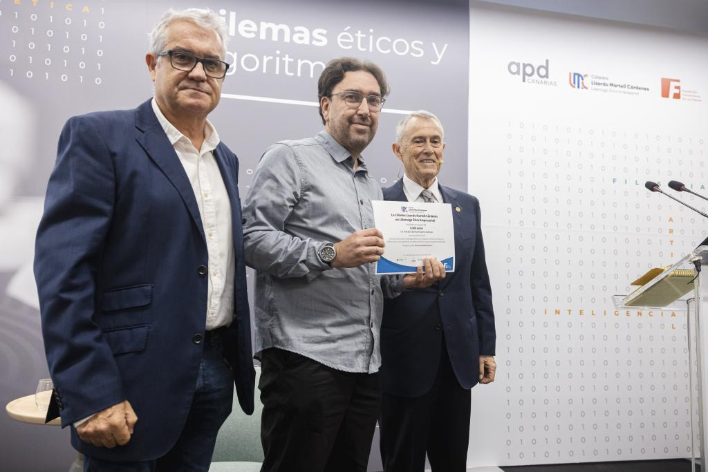 Horacio Samuel Suárez Santana, el doctor Aniano Hernández Guerra y Francisco Rubio, vicepresidente de la FULP